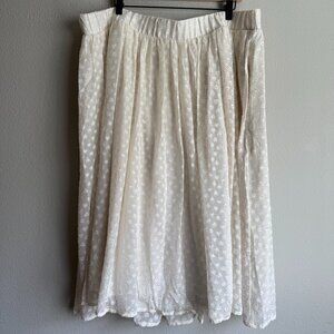 Torrid 3X White Pleated Midi Skirt w/ White Hearts